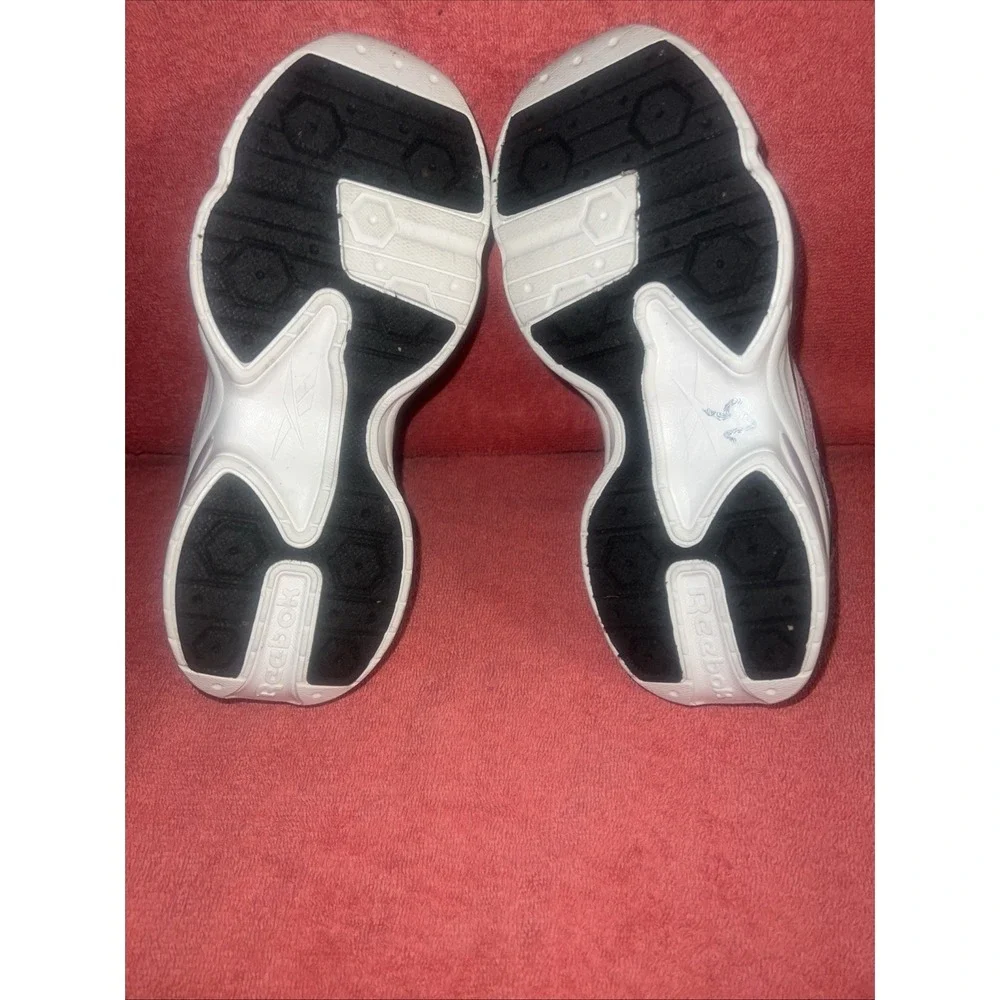 Reebok girls charge